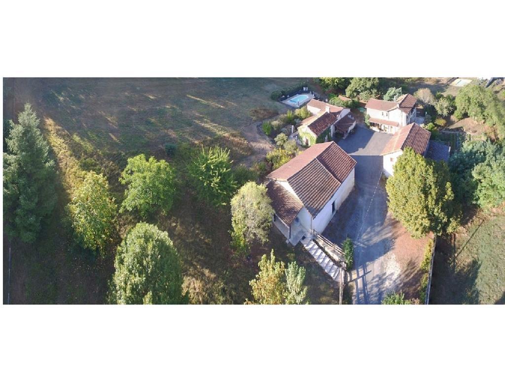 Les Gites De Petrocoriis Boulazac Isle Manoire Екстериор снимка